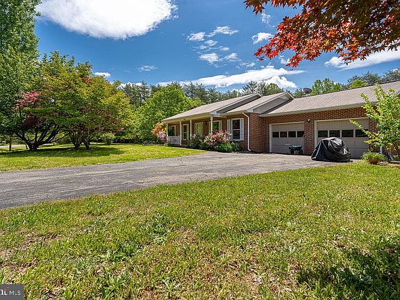 3rd image of 9206 Bishops Ln