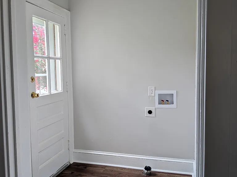 203 Allis Ave — Photo 6