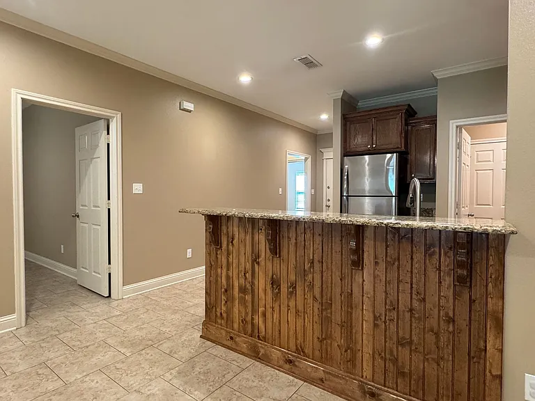 9100 Shadow Oak Dr — Photo 18