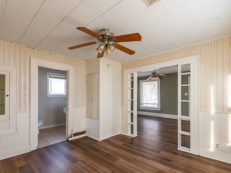 220 S Lewis St — Photo 10