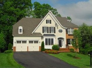 9207 Windsor Meadows Ln, Vienna, VA 22182