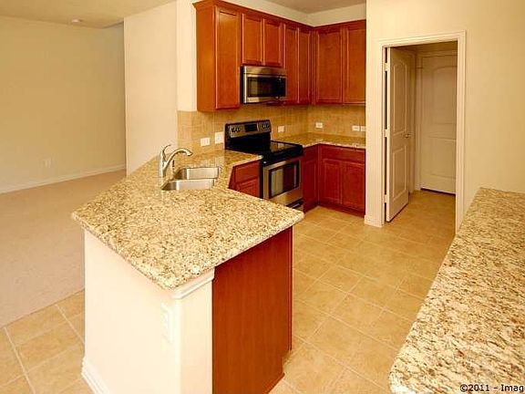 2nd image of 417 Metropolitan Dr