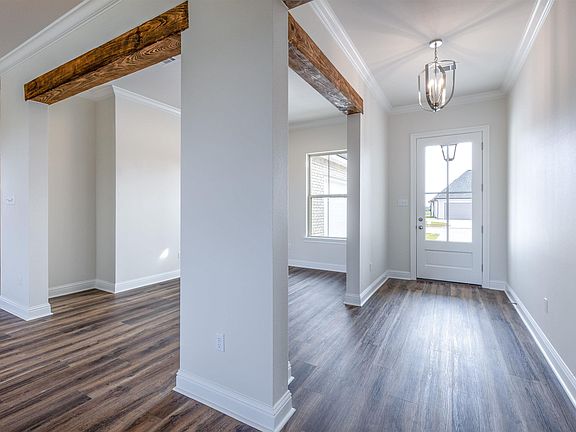 5th image of 153 Margie St