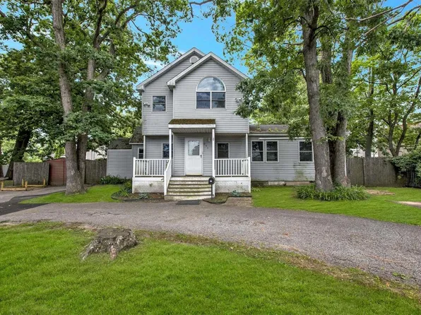 266 Bay Shore Road, North Babylon, NY 11703