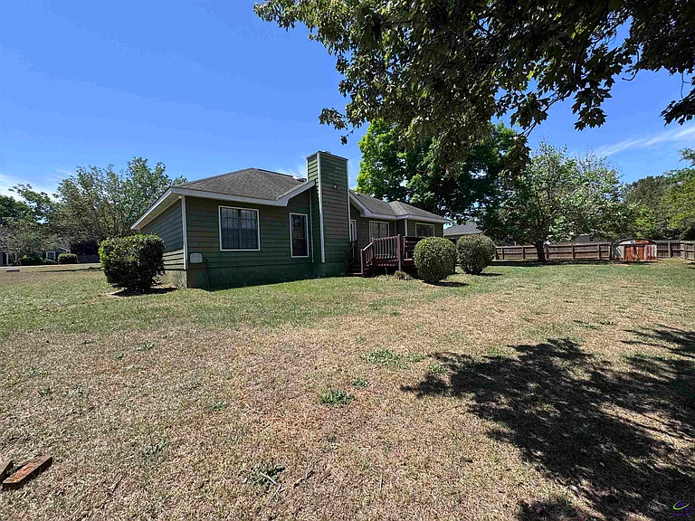 125 Lenox Dr — Photo 17