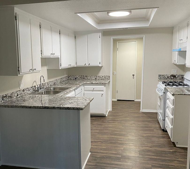 1st image of 18550 Vincennes St #102