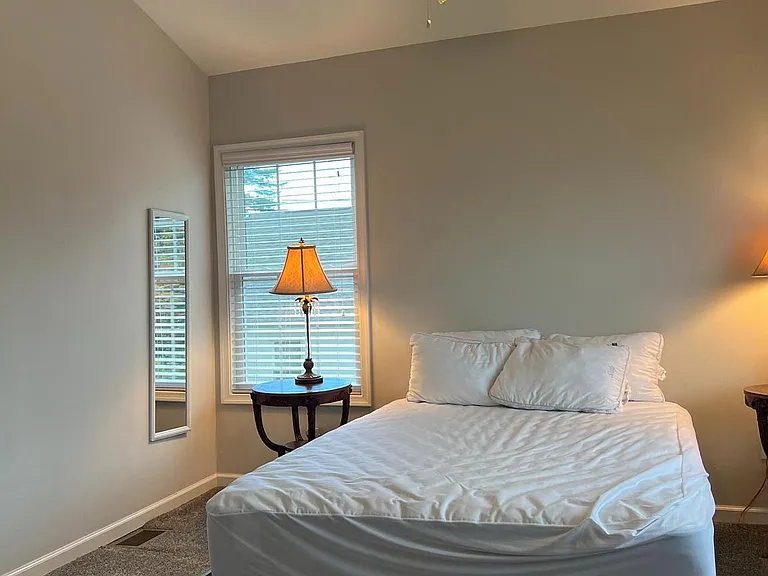 39 Van Leer Ave — Photo 6