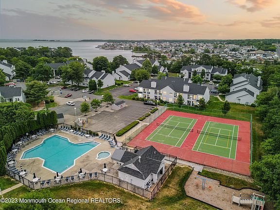 2nd image of 1315 Waters Edge Drive