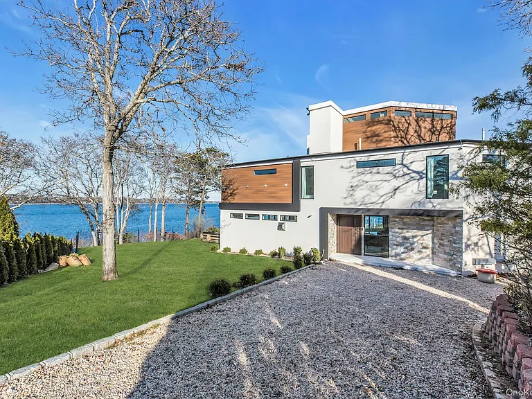 10 Bay View Dr — Photo 2