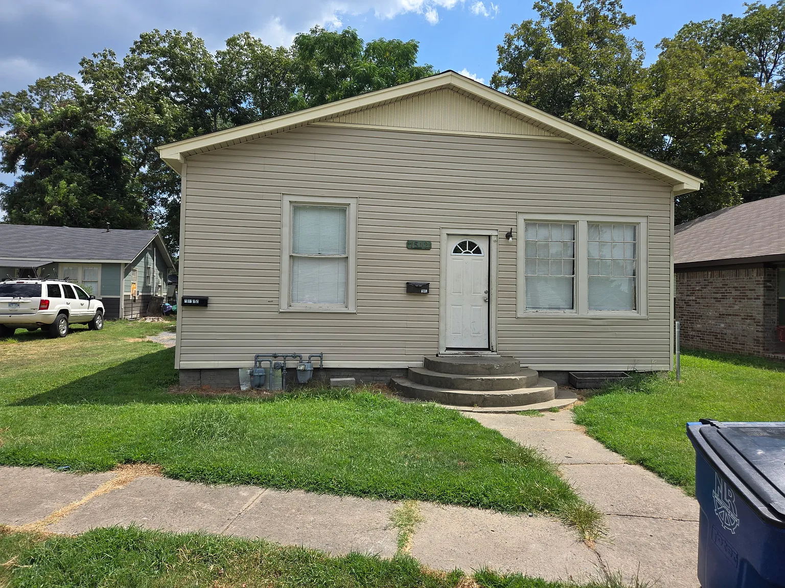1512 Chandler - . — Photo 1