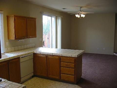 5th image of 428 Morales Ct