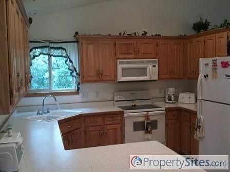 3rd image of 37160 Little Oak Ln