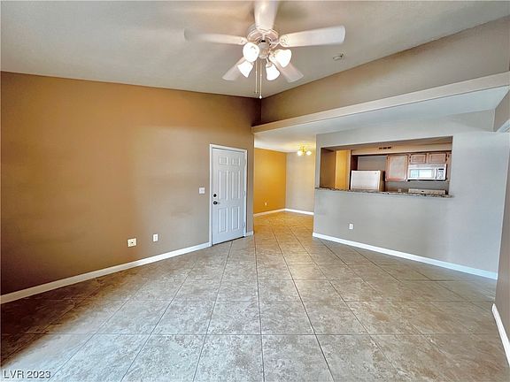 5th image of 45 Maleena Mesa St APT 127