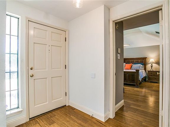 4th image of 601 Johnson Dr