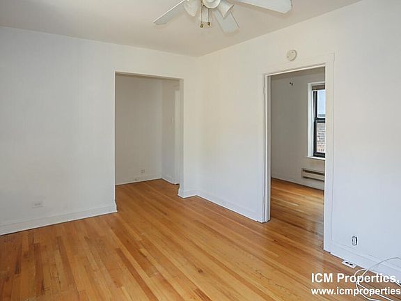 3rd image of 2238 N Bissell St Room 2