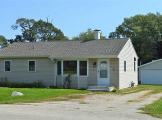 7208 Manor Rd, Crystal Lake, IL 60014