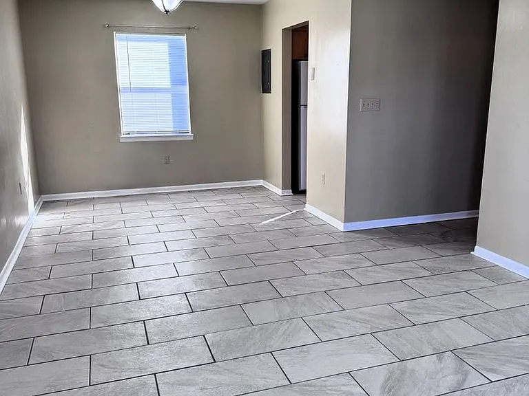 324 Montgomery St — Photo 5
