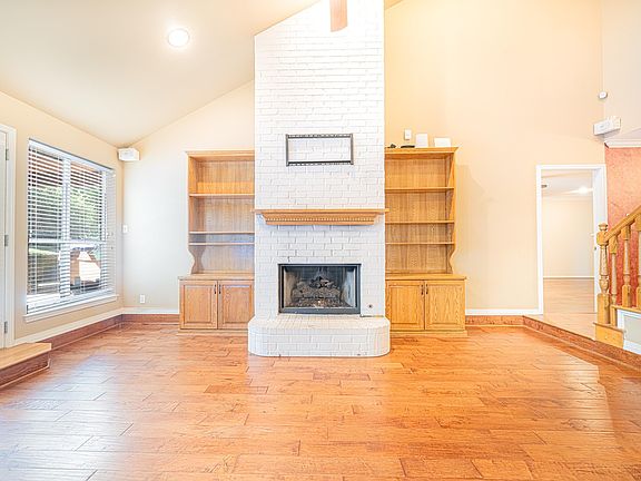 3rd image of 1704 W Northwood Ct