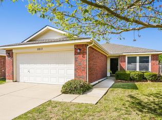 8813 Sagebrush Trl, Aubrey, TX 76227