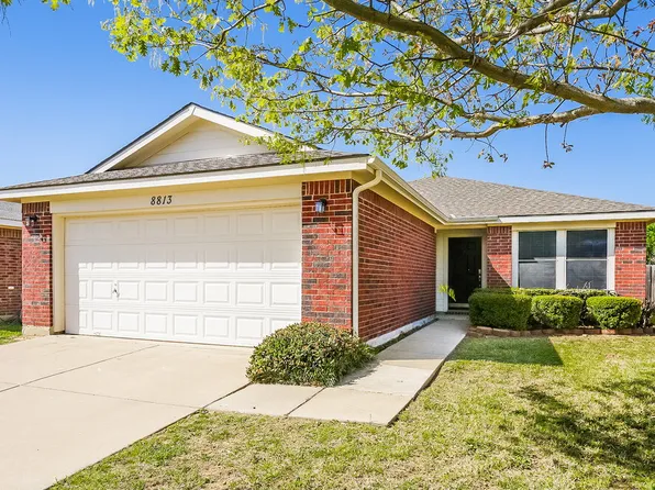 8813 Sagebrush Trl, Aubrey, TX 76227