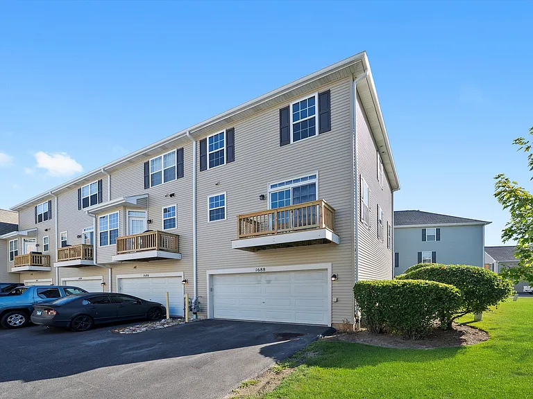1688 W Turtle Creek Ln — Photo 24