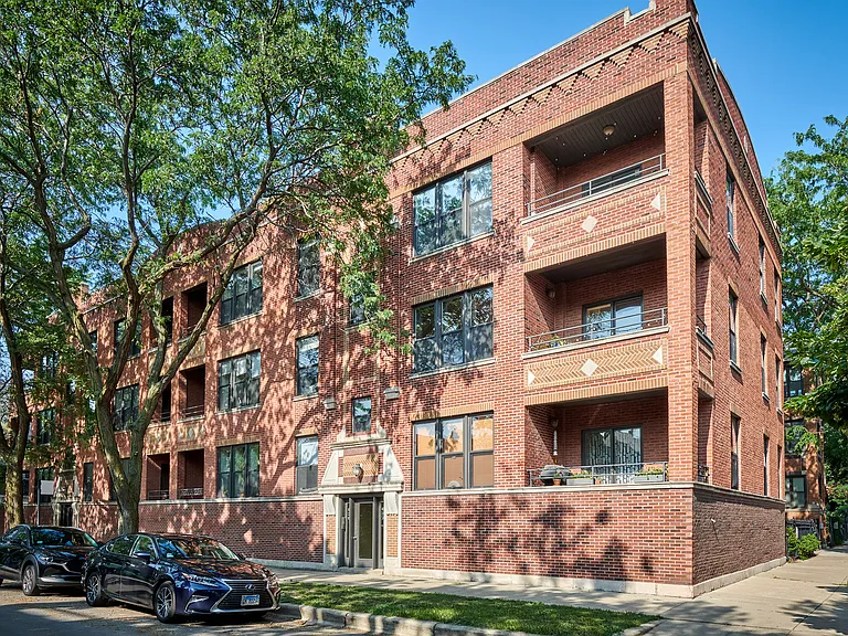 843 N Washtenaw Ave #3 — Photo 1