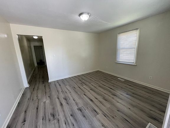 5th image of 2500 Acorn St