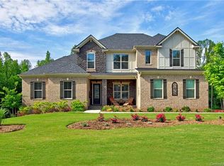 323 S San Agustin Dr, Mooresville, NC 28117