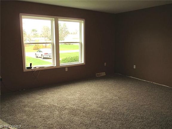 3rd image of 6998 Richwood Dr
