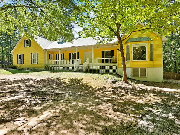 240 Magmar Ln, Fayetteville, GA 30214