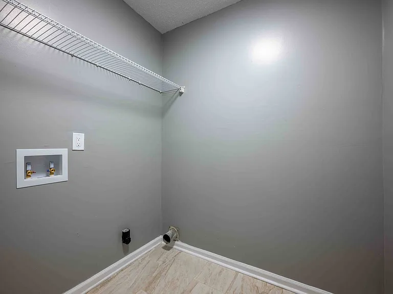 2645 Sam Houston Pl — Photo 45