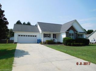 164 Charleston Ridge Dr, Mocksville, NC 27028
