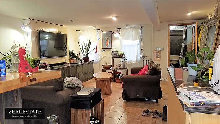 Rented by ZealEstate Group Inc | media 31