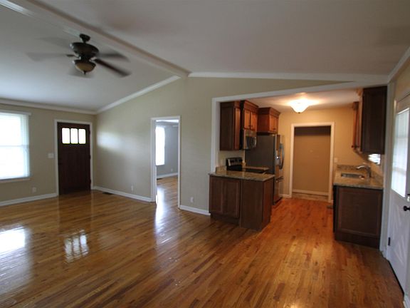 4th image of 101 Mill Creek Ln