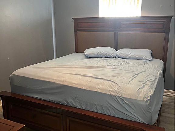4th image of 3722 Kendall Ct