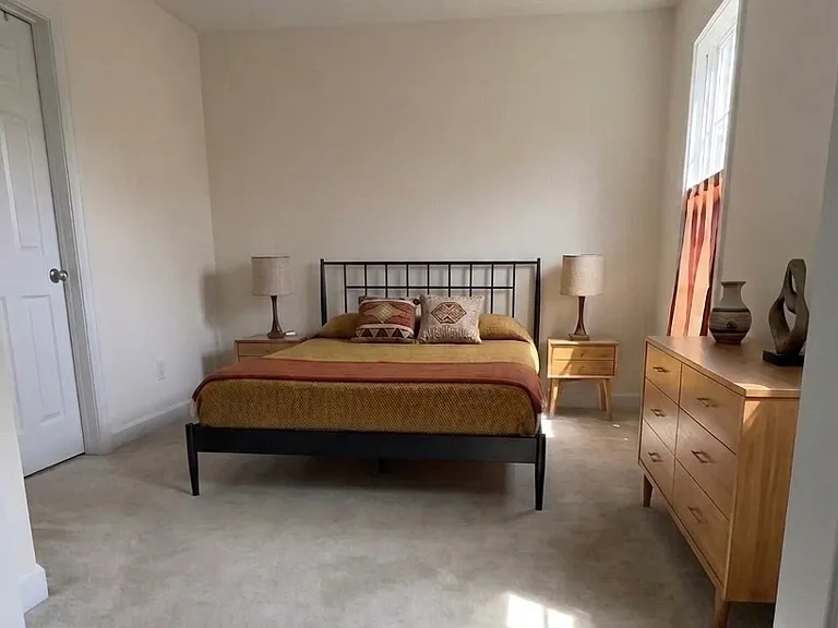 2241 Bellaire Ave — Photo 5