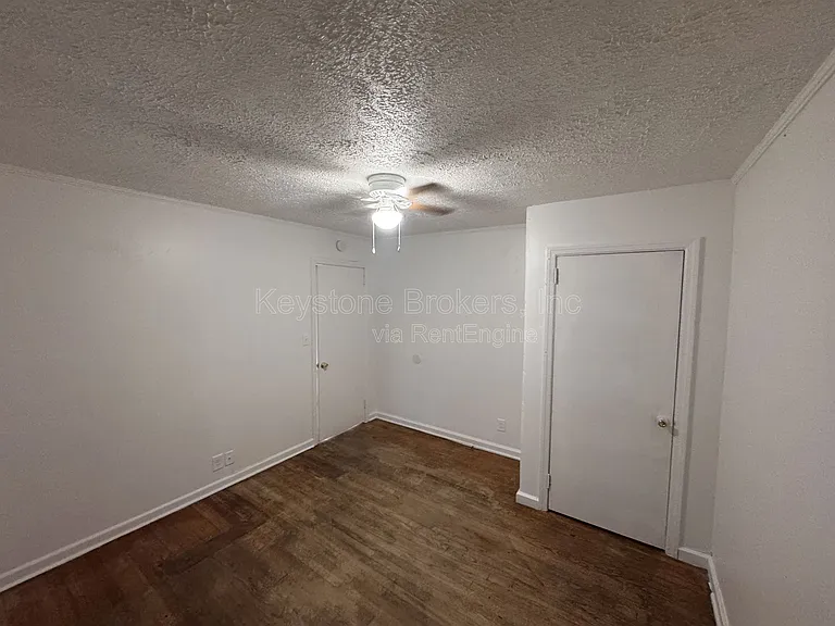 2106 Knightsbridge Rd — Photo 9