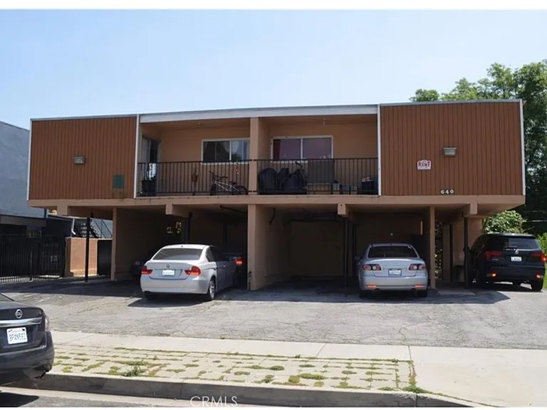 640 E 6th St #D — Photo 1