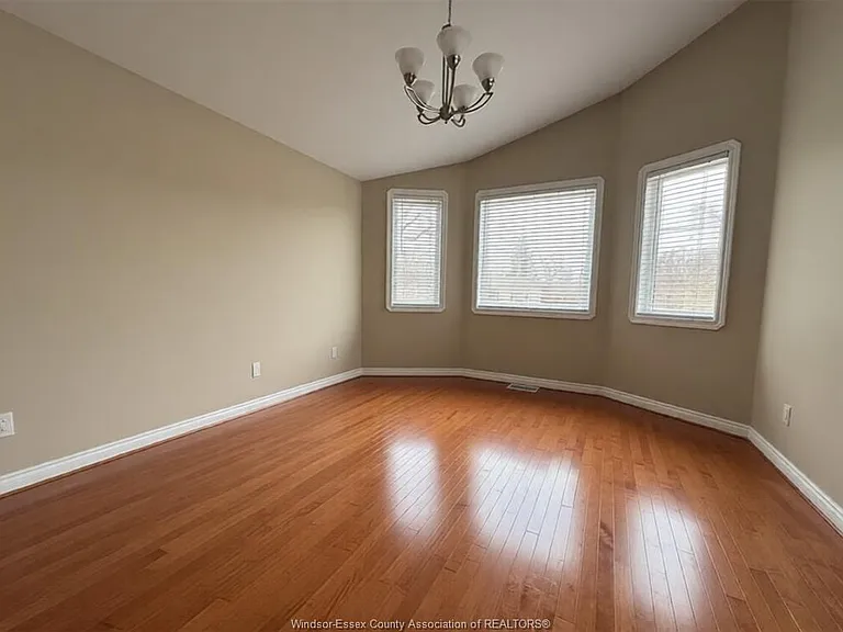 551 Clover St — Photo 2