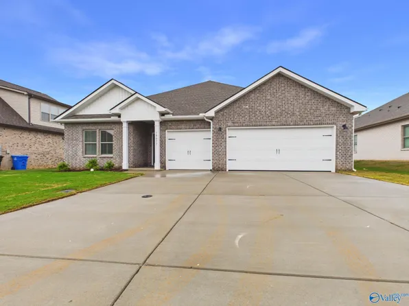 18072 Longleaf Dr, Athens, AL 35611