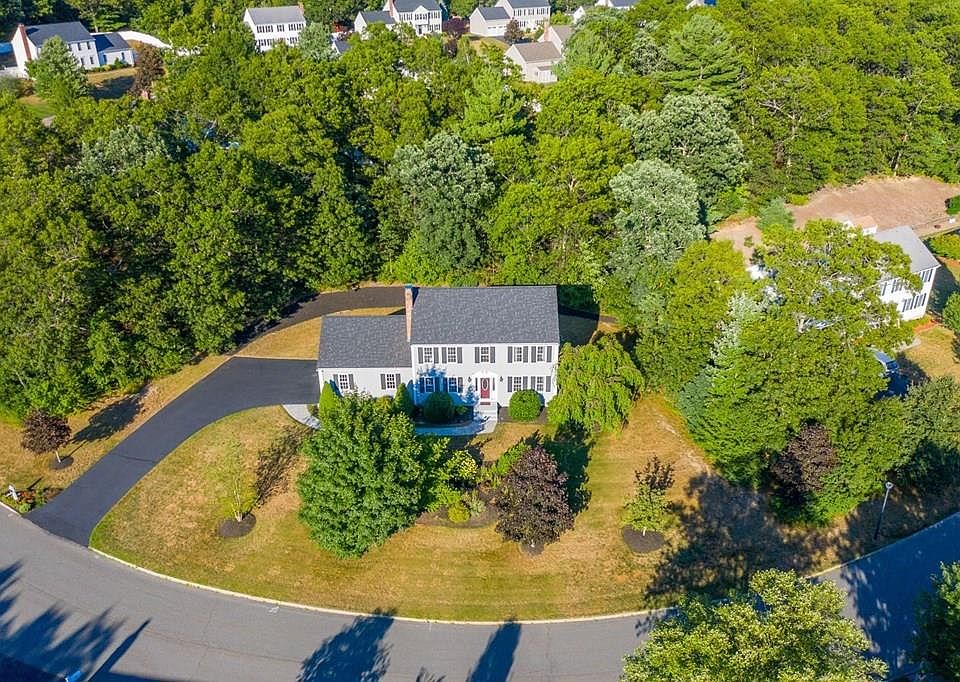 1st image of 9 Wisteria Dr