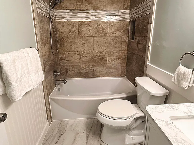 4728 Pimlico Dr — Photo 20