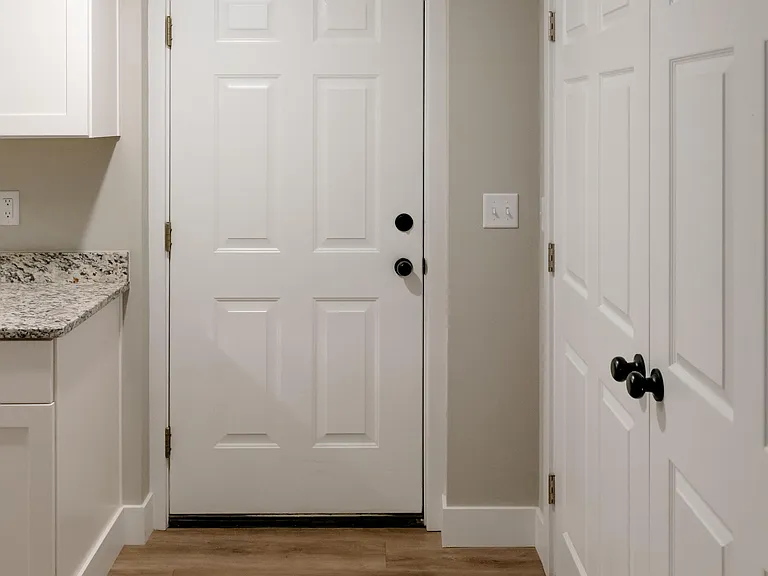 1024 S 680 W — Photo 1