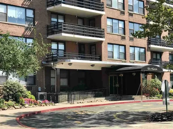 10 Huron Avenue image 31 of 35