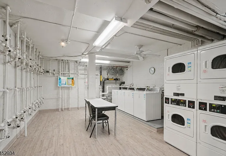 208 Anderson St — Photo 13