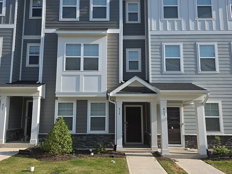 415 Deercroft Dr — Photo 2
