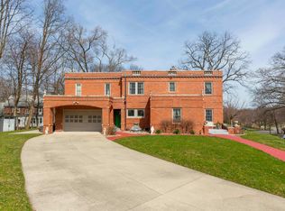 1137 E Woodside St, South Bend, IN 46614