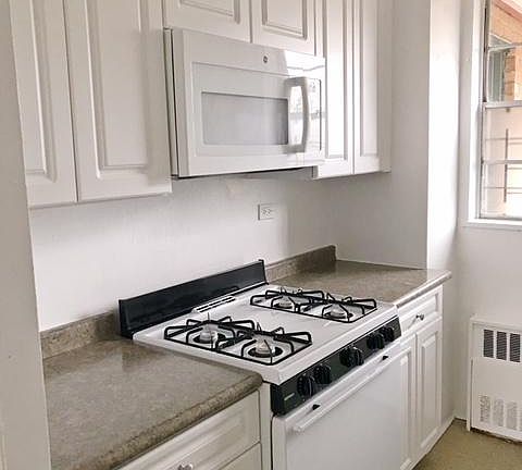 3rd image of 700 Victory Blvd APT 3M