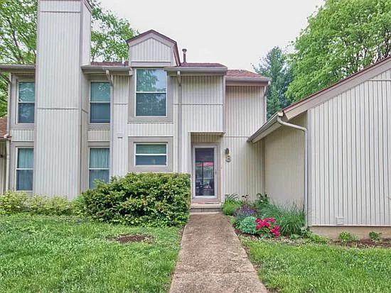16 Colony West Dr photo 1