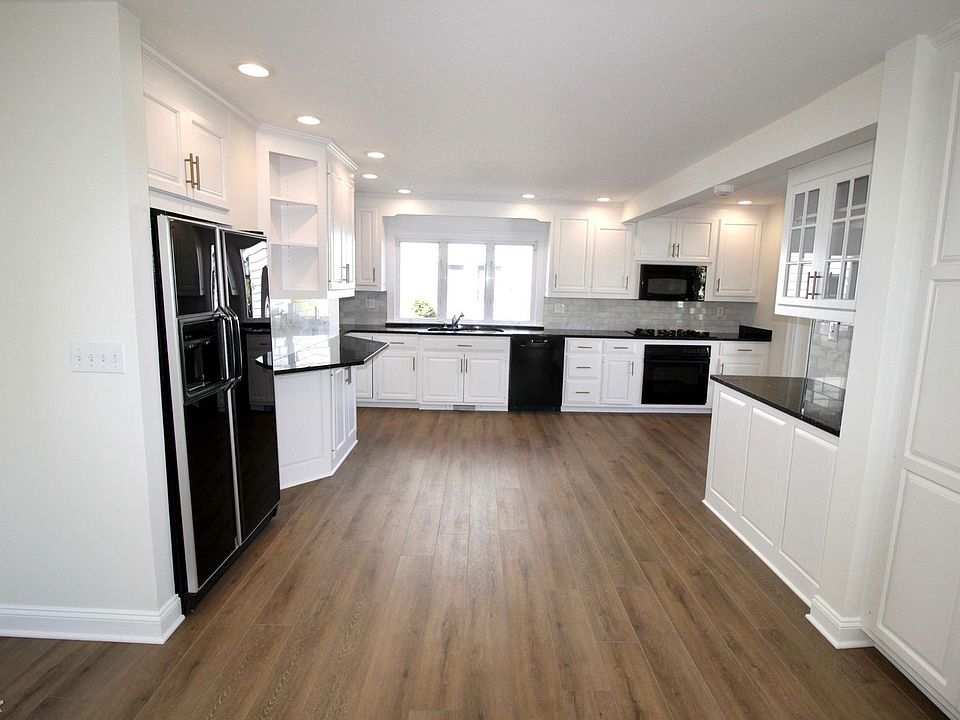 4 Seitz Lane - Kitchen 2